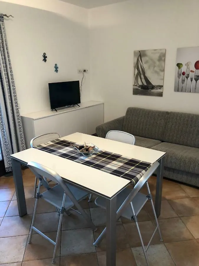 Apartment Appartamento In Residence Fronte Mare Murta Maria