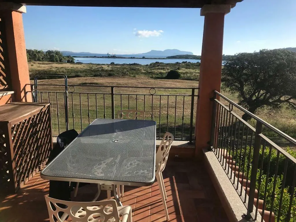 Appartamento In Residence Fronte Mare Murta Maria Apartment